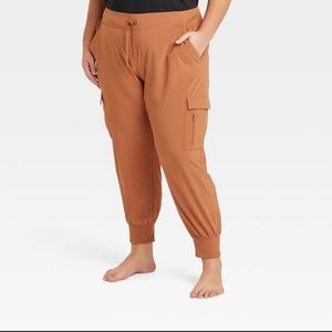 NWT All in Motion Mid-Rise Cargo Jogger pant women’s size xxl